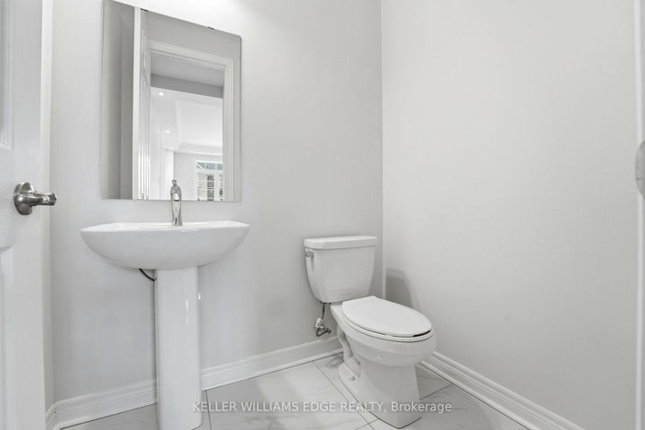 Photo 12 at 132 Settlers Road E, GO Glenorchy, Oakville