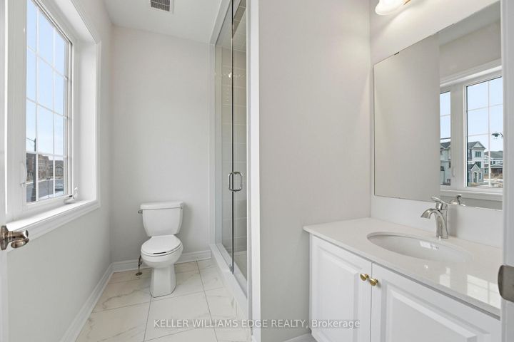 Photo 17 at 132 Settlers Road E, GO Glenorchy, Oakville