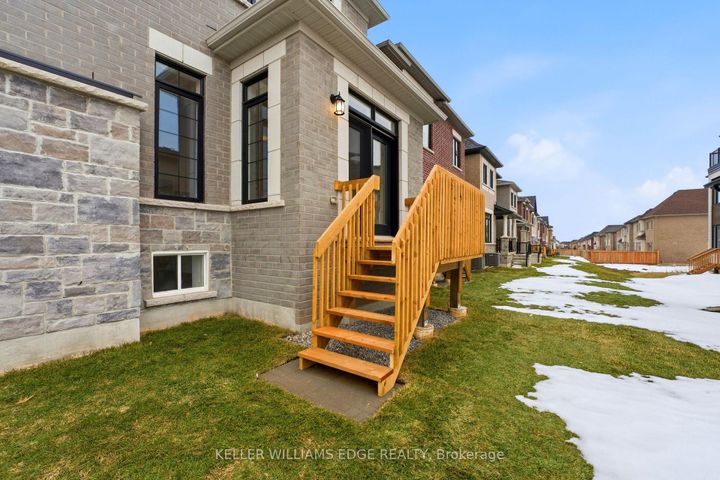 Photo 26 at 132 Settlers Road E, GO Glenorchy, Oakville