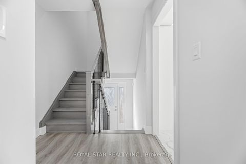 Photo 7 at 3 - 11 Plaisance Road, North Richvale, Richmond Hill