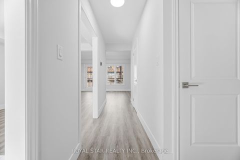 Photo 8 at 3 - 11 Plaisance Road, North Richvale, Richmond Hill