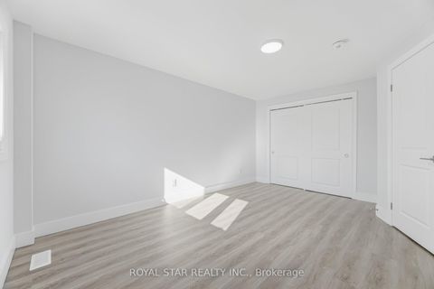 Photo 26 at 3 - 11 Plaisance Road, North Richvale, Richmond Hill