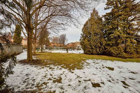 Photo 6 at 10 Nicholls Court, Central West, Ajax