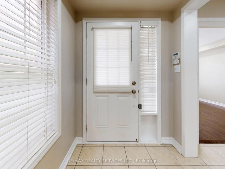 Photo 4 at 37 Bloom Drive, Bram East, Brampton