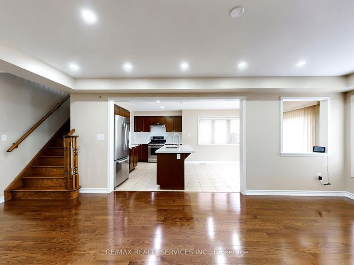 Photo 9 at 37 Bloom Drive, Bram East, Brampton