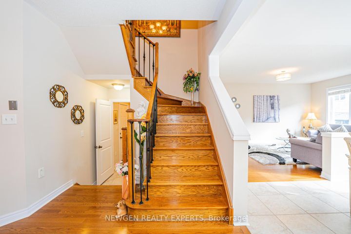 Photo 14 at 46 MONUMENT Trail, Northwest Brampton, Brampton