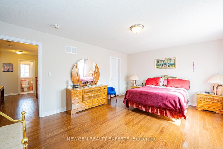 Photo 18 at 46 MONUMENT Trail, Northwest Brampton, Brampton