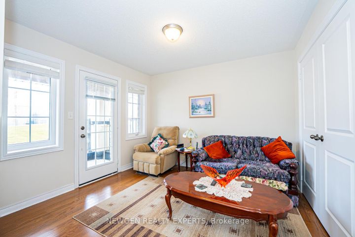 Photo 21 at 46 MONUMENT Trail, Northwest Brampton, Brampton