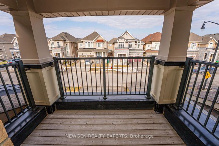 Photo 23 at 46 MONUMENT Trail, Northwest Brampton, Brampton