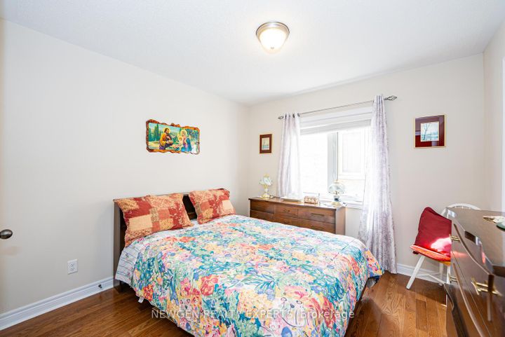 Photo 24 at 46 MONUMENT Trail, Northwest Brampton, Brampton