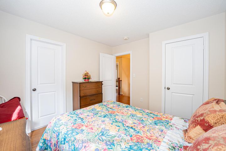 Photo 25 at 46 MONUMENT Trail, Northwest Brampton, Brampton