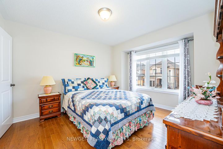 Photo 27 at 46 MONUMENT Trail, Northwest Brampton, Brampton