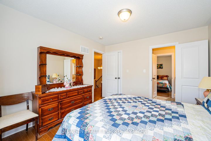 Photo 28 at 46 MONUMENT Trail, Northwest Brampton, Brampton