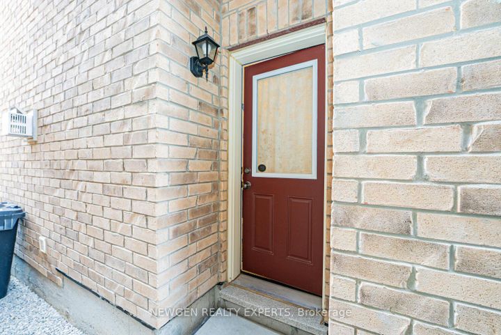 Photo 33 at 46 MONUMENT Trail, Northwest Brampton, Brampton