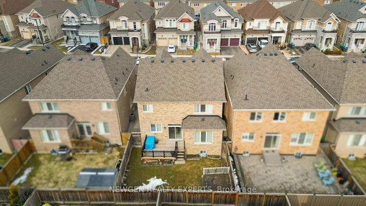 Photo 38 at 46 MONUMENT Trail, Northwest Brampton, Brampton