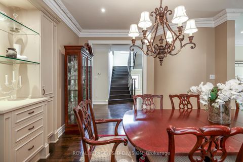 Photo 4 at 82 Munro Boulevard, Windfields, Toronto