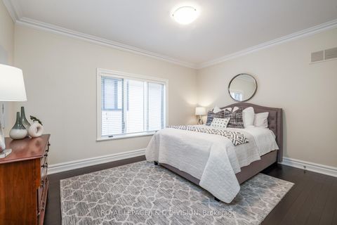 Photo 22 at 82 Munro Boulevard, Windfields, Toronto