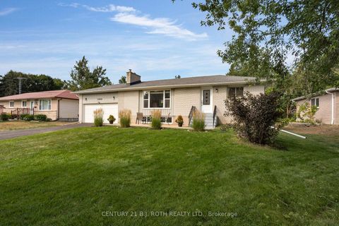 Photo 2 at 2068 Craig Road, Alcona, Innisfil
