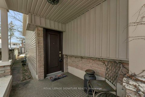 Photo 3 at 75 Lillooet Crescent, North Richvale, Richmond Hill