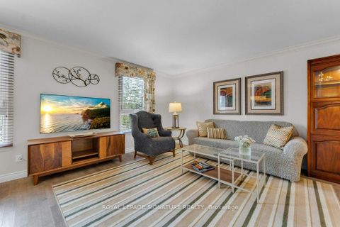 Photo 9 at 75 Lillooet Crescent, North Richvale, Richmond Hill