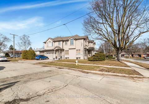 Photo 5 at 6 Griggsden Avenue, Humber Heights, Toronto