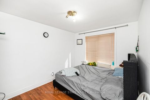 Photo 9 at 6 Griggsden Avenue, Humber Heights, Toronto