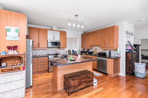 Photo 11 at 6 Griggsden Avenue, Humber Heights, Toronto