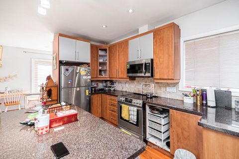 Photo 12 at 6 Griggsden Avenue, Humber Heights, Toronto