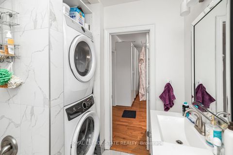 Photo 13 at 6 Griggsden Avenue, Humber Heights, Toronto