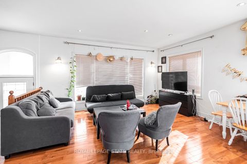 Photo 15 at 6 Griggsden Avenue, Humber Heights, Toronto