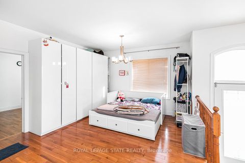 Photo 17 at 6 Griggsden Avenue, Humber Heights, Toronto