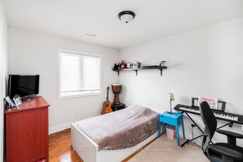 Photo 22 at 6 Griggsden Avenue, Humber Heights, Toronto