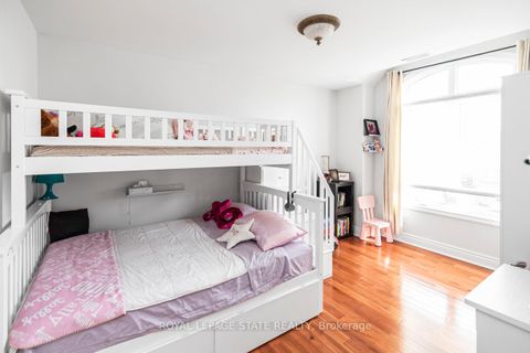 Photo 24 at 6 Griggsden Avenue, Humber Heights, Toronto