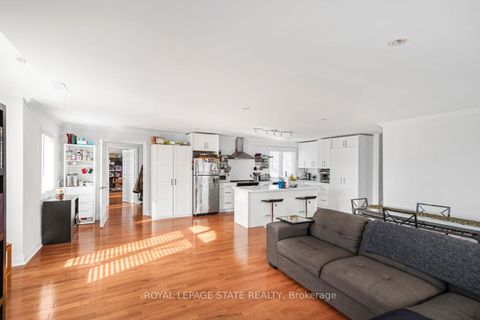 Photo 32 at 6 Griggsden Avenue, Humber Heights, Toronto