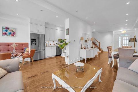 Photo 10 at 5 - 190 Harding Boulevard W, North Richvale, Richmond Hill