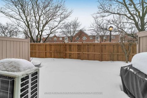 Photo 37 at 5 - 190 Harding Boulevard W, North Richvale, Richmond Hill