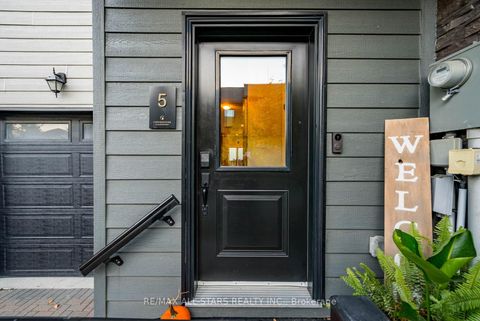 Photo 3 at 20 - 5 Stonehart Lane, East Bayfield, Barrie