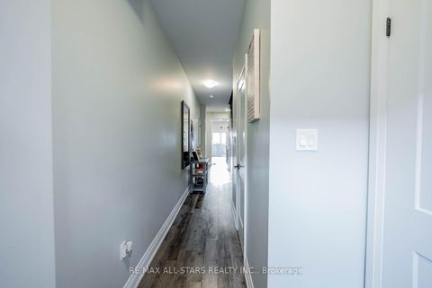 Photo 5 at 20 - 5 Stonehart Lane, East Bayfield, Barrie