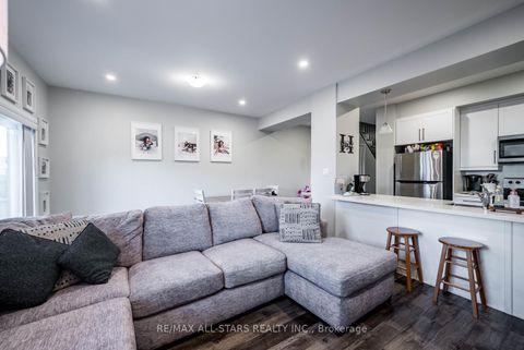 Photo 8 at 20 - 5 Stonehart Lane, East Bayfield, Barrie