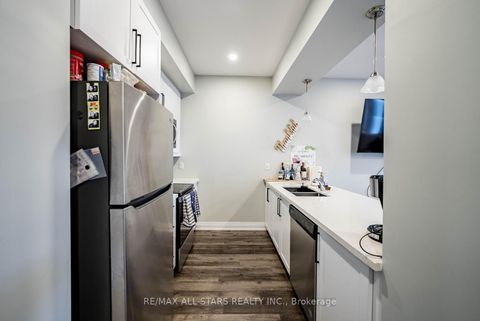 Photo 10 at 20 - 5 Stonehart Lane, East Bayfield, Barrie