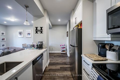 Photo 11 at 20 - 5 Stonehart Lane, East Bayfield, Barrie