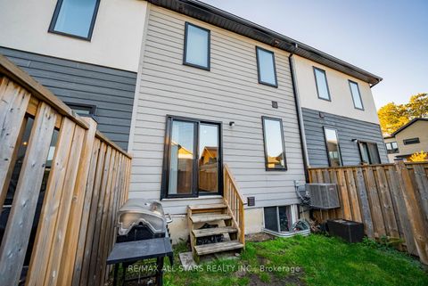 Photo 24 at 20 - 5 Stonehart Lane, East Bayfield, Barrie