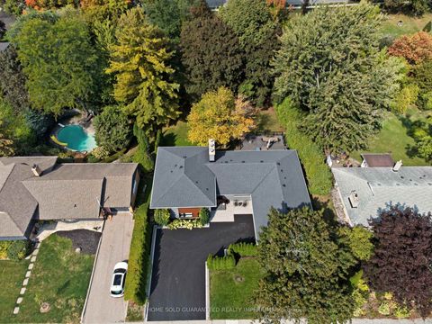 Photo 4 at 48 Royal Road, Aurora Village, Aurora