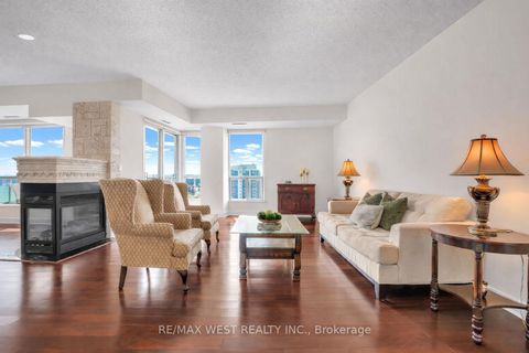 Photo 3 at PH1 1 - 2 Toronto Street, City Centre, Barrie