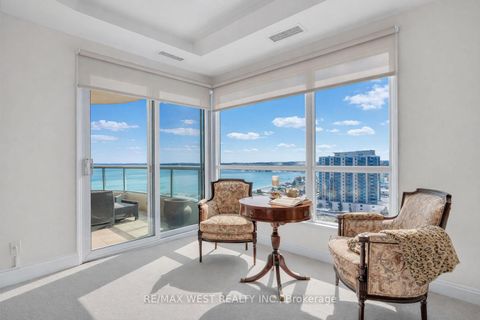 Photo 4 at PH1 1 - 2 Toronto Street, City Centre, Barrie