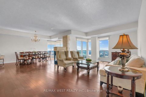 Photo 5 at PH1 1 - 2 Toronto Street, City Centre, Barrie