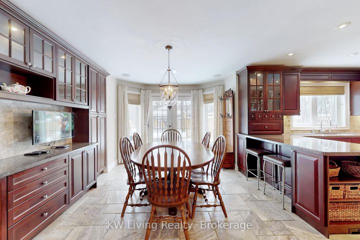 Photo 8 at 24 Highview Crescent, Bayview Hill, Richmond Hill