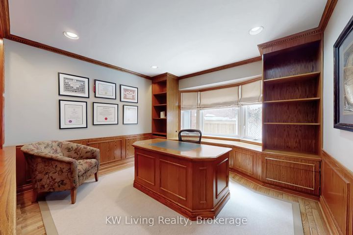 Photo 11 at 24 Highview Crescent, Bayview Hill, Richmond Hill