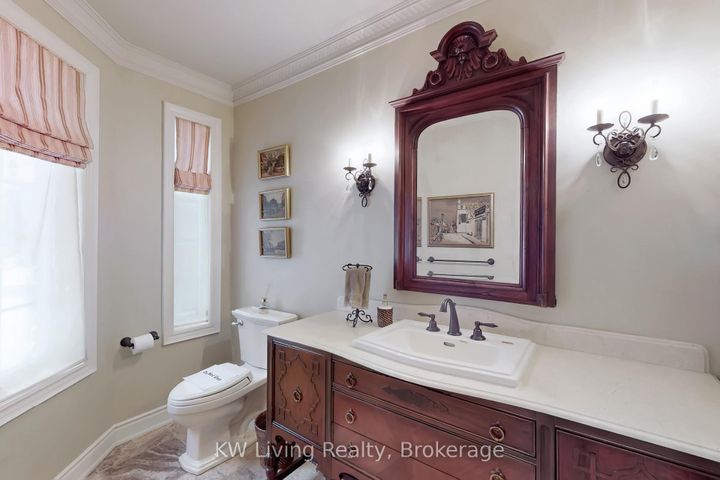 Photo 13 at 24 Highview Crescent, Bayview Hill, Richmond Hill