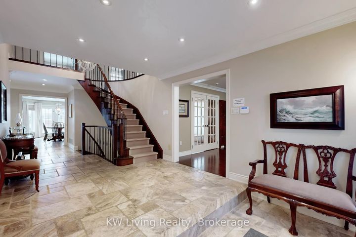 Photo 17 at 24 Highview Crescent, Bayview Hill, Richmond Hill